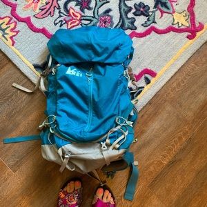 REI FLASH 60 pack